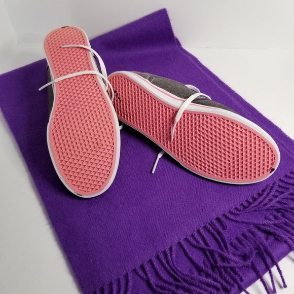 Classic Van's Gray Sneaker with Pink trim - Picture 5 of 5